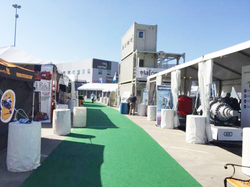 20下午1730陽光燦爛中的室外展區(qū)！