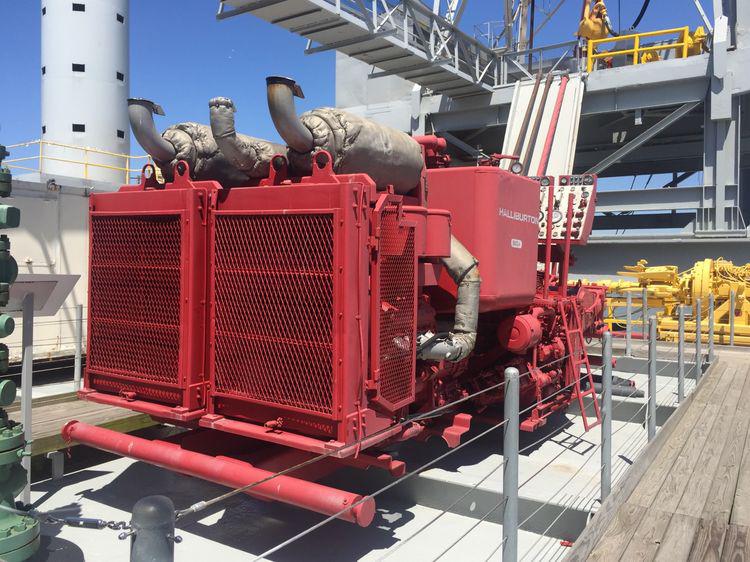 采油勘探鉆井平臺上：提供所有動力的供電系統(tǒng)！