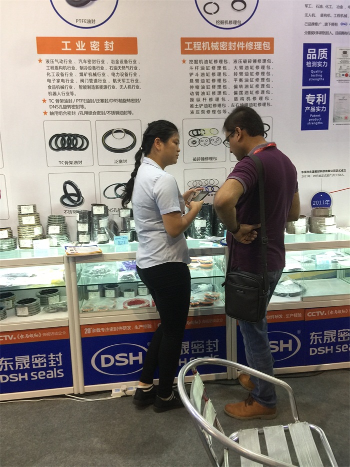 當然，也有不少的國外客戶啦！