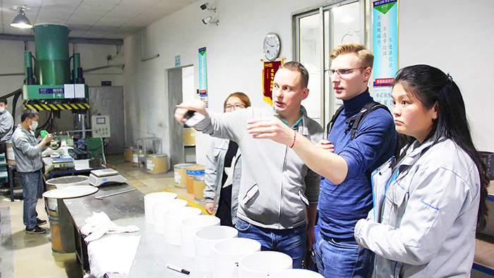 俄羅斯液壓機器制造行業(yè)（密封件）的國外客戶：密封件生產車間   