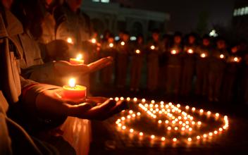 東晟密封：“東方之星”客輪翻沉事件，我們?yōu)槭耪咂矶\！